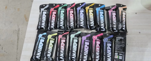 微信图片_20250119003528.png LANA ZOLT抛弃式8000口一次性✨可充電🔋超大容量👍時尚單品🔥活動【 8送1】